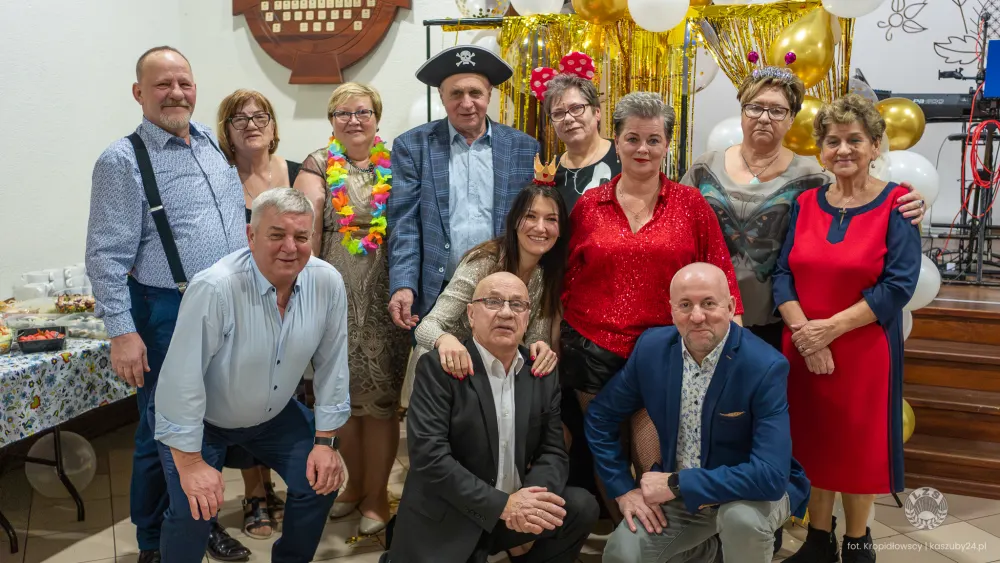 Seniorzy bawili się w rytmie karnawału – "Złote Rybki" znów na medal!