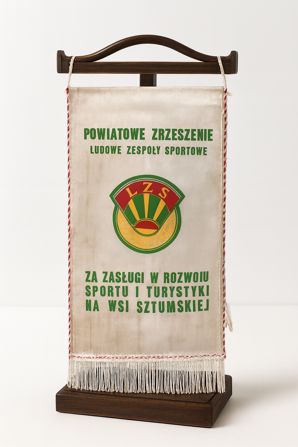 Proporczyk Powiatowego Zrzeszenia LZS za zasługi w rozwoju sportu i turystyki na wsi sztumskiej
