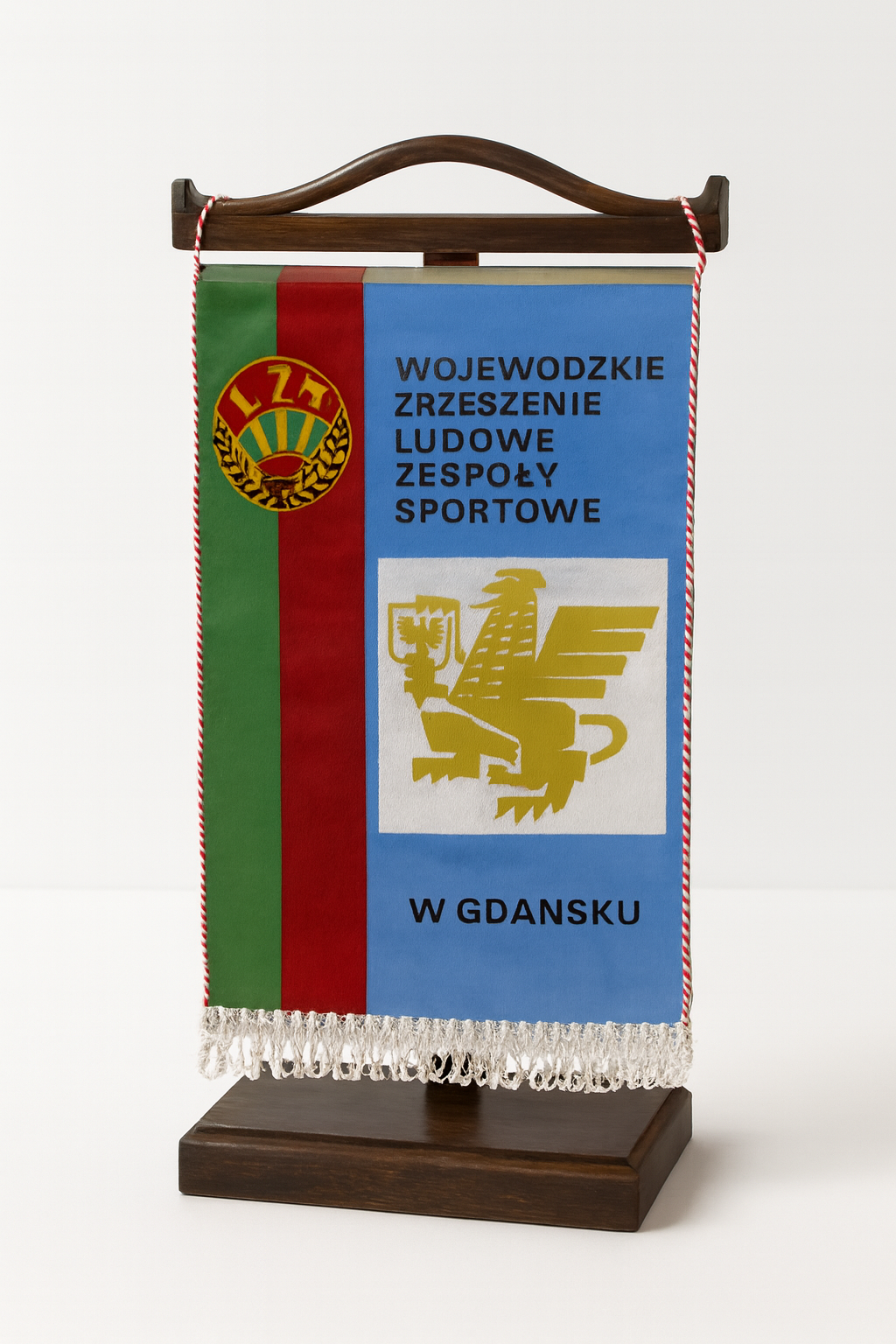 WZ LZS w Gdańsku Na Niebieskim Tle – Za Zasługi Na Rzecz Rozwoju Sportu i Tureystyki Na Wsi
Gdańskiej z Herbami