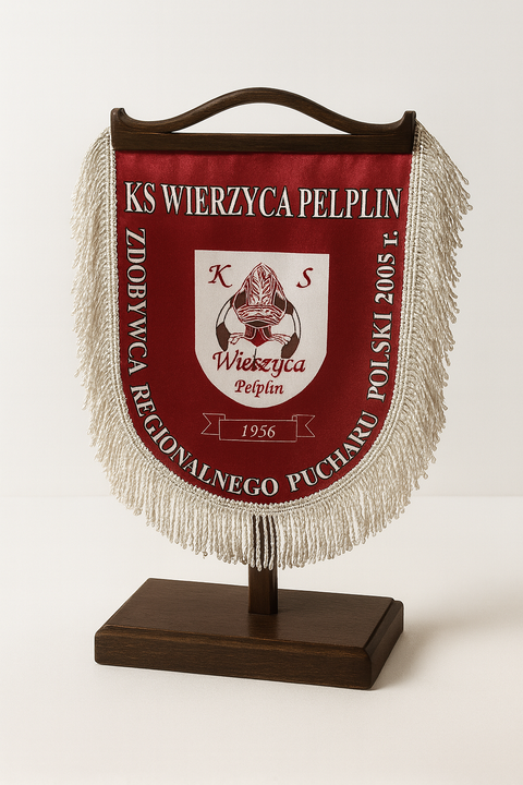 Proporczyk KS Wierzyca Pelplin zdobyty w 2005 roku
